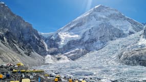 Une vue d'un des camps de base du Mont Everest