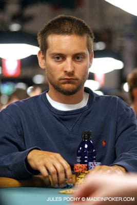Tobey Maguire a remporté en 2004 son premier gros tournoi, le Phil Hellmuth's Poker Invitational