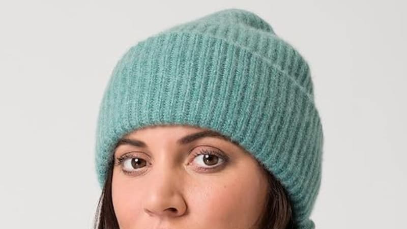 C’est le moment de vous faire plaisir avec ce bonnet en cachemire à moins de 50 euros