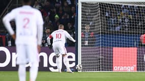 Le penalty raté de Lacazette face à Donnarumma, PSG-OL, 2 avril 2023