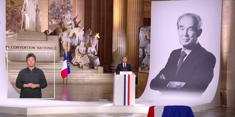 Emmanuel Macron pour la panthéonisation de Robert Badinter  jeudi 9 octobre 2025. 