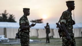 Des soldats burundais durant une patrouille, le 28 juin 2015, à Bujumbura. (Photo d'illustration) 
