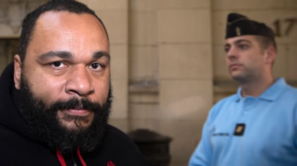 Dieudonné, lors d'un passage en justice l'an dernier. Dieudonné, lors d'un passage en justice l'an dernier.