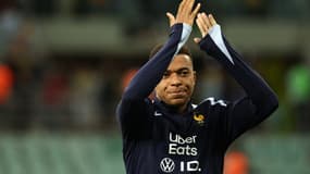 Kylian Mbappé à l'échauffement avec l'équipe de France, 5 septembre 2025