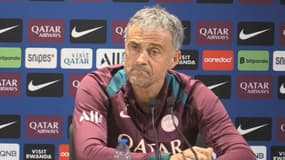 Luis Enrique en conférence de presse du PSG, à Poissy le 9 mai 2025