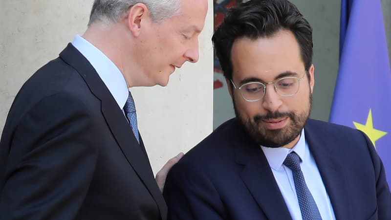 Mounir Mhajoubi, sur la photo avec Bruno Le Maire, ministre de l'Économie, reste chargé du numérique depuis Bercy