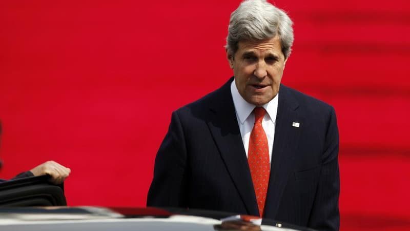 Le secrétaire d'Etat John Kerry est arrivé dimanche au Japon, dernière étape de sa tournée asiatique destinée à faire retomber les tensions dans la péninsule coréenne. /Photo d'archives/REUTERS/Kim Hong-Ji
