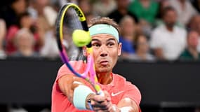 Rafael Nadal, lors de son entrée en lice au tournoi de Brisbane contre Dominic Thiem, le 2 janvier 2024