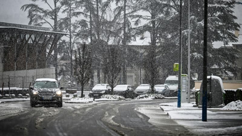 Neige, verglas et vents violents: Météo-France place 58 départements en...