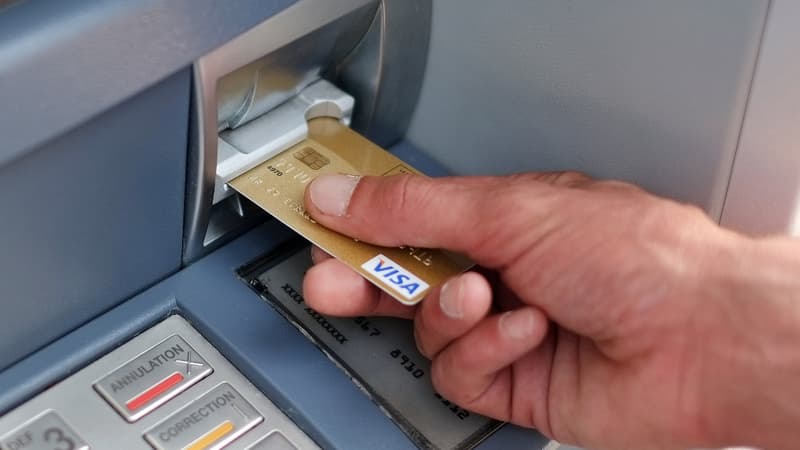 Un distributeur de billets, image d'illustration.
