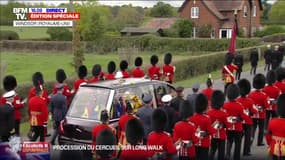 Funérailles d'Elizabeth II: le cortège arrive à Windsor et emprunte The Long Walk qui mène au château