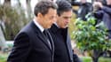 La popularité de Nicolas Sarkozy reste stable à un faible niveau et celle de François Fillon baisse de quatre points dans un sondage Ifop-Paris Match publié mardi. /Photo prise le 9 novembre 2010/REUTERS/Eric Feferberg/Pool