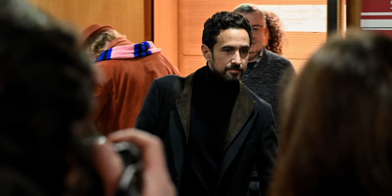 Samy Kéfi-Jérôme dans la salle d'audience pendant la délibération du procès du maire de Saint-Étienne, Gaël PERDRIAU, dans l'affaire du chantage à la sextape de Saint-Étienne