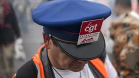 A la SNCF, la réforme va imposer un représentant syndical pour 300 salariés contre un pour 15 salariés actuellement, selon la direction. 