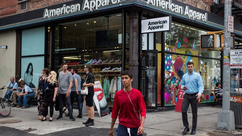 La marque American Apparel, dont l'un des arguments de vente est de produire toutes ses collection aux Etats-Unis, est en train de vivre un cauchemar américain