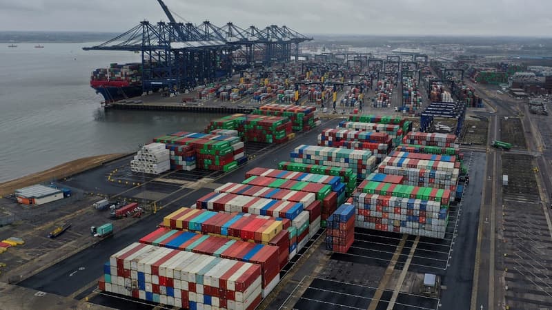 Début de 8 jours de grève pour les salaires dans le plus grand port de fret britannique