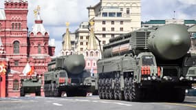 Les lanceurs de missiles balistiques intercontinentaux Lars ont défilé le 9 mai à Moscou