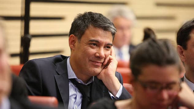 Olivier Faure, fidèle d'Hollande et d'Ayrault, prend la place de numéro 3 du PS.