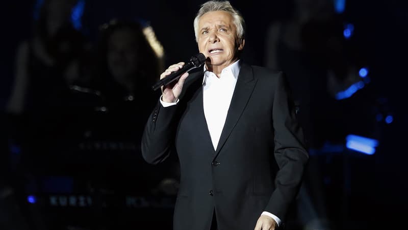 Michel Sardou sur scène en décembre 2012 