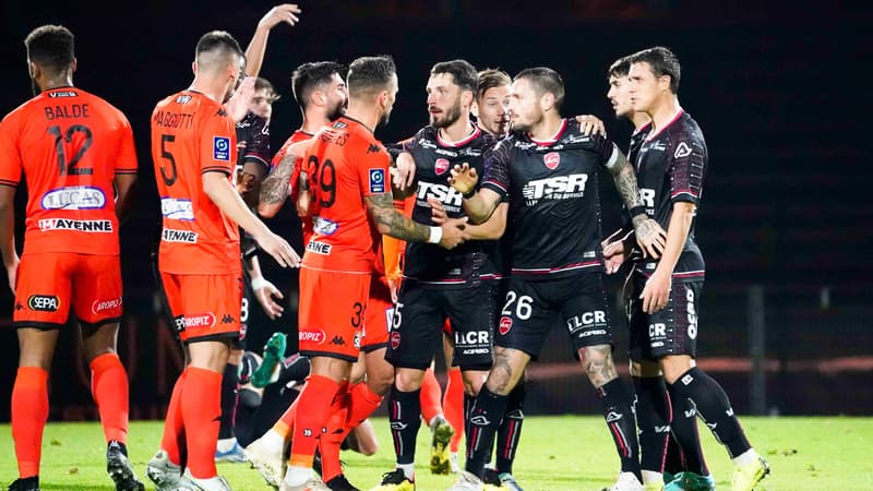 Le match de Ligue 2 entre Laval et Valenciennes, le 12 novembre 2022