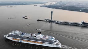 Le Adora Magic City prenant la mer pour son voyage inaugural à Shanghai, le 1er janvier 2024