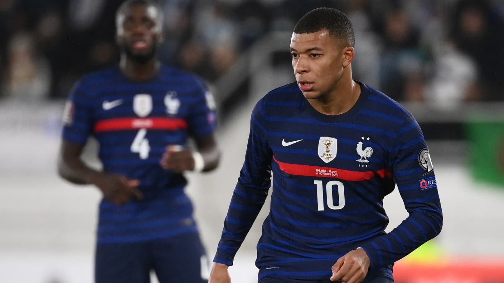 Flocage Équipe De France 2022/2023 - Numéro 10 Or Pour Short Domicile Ou Devant Du Maillot (Tailles Enfants/Adultes)