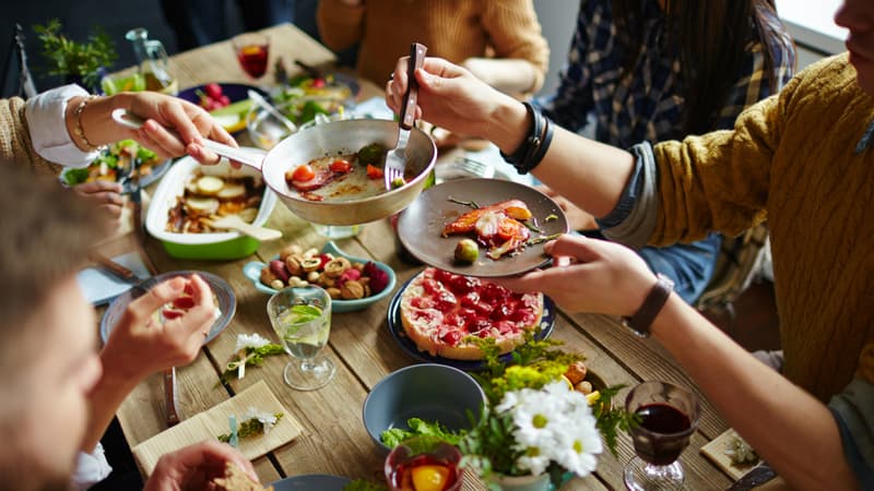 Prendre le temps de faire une vraie pause pour les repas, c'est l’occasion de se réunir en famille ou entre amis.