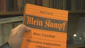 Mein Kampf, l'ouvrage signé Adolf Hitler, est disponible en version française dans une librairie parisienne.