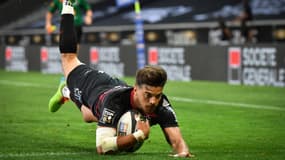 Romain Ntamack avec le Stade Toulousain lors de la demi-finale de Top 14 face à l'UBB au stade Pierre-Mauroy de Lille, le 19 juin 2021.