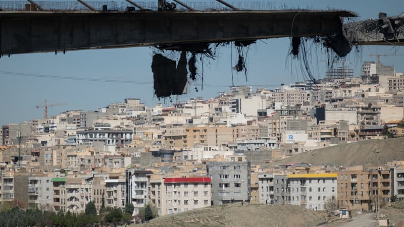 Guerre au Moyen-Orient: des frappes d'ampleur menées sur des infrastructures en Iran, l'île de Kharg visée