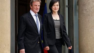 Clotilde Reiss en compagnie du ministre des Affaires étrangères Bernard Kouchner, dimanche à l'Elysée. Au lendemain de sa libération par les autorités iraniennes, l'universitaire française est arrivée dimanche à la mi-journée en France et s'est aussitôt r