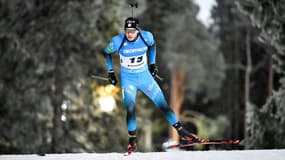 Emilien Jacquelin lors du 10 km sprint de la Coupe du monde de biathlon à Ostersund, le 28 novembre 2021 