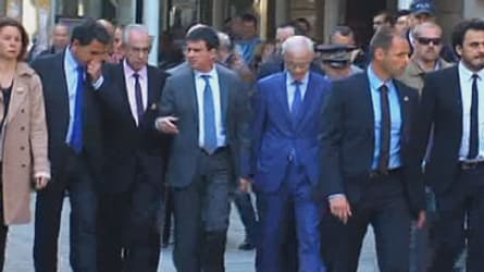 Manuel Valls sur les lieux du drame, à Paris, jeudi. Manuel Valls sur les lieux du drame, à Paris, jeudi.