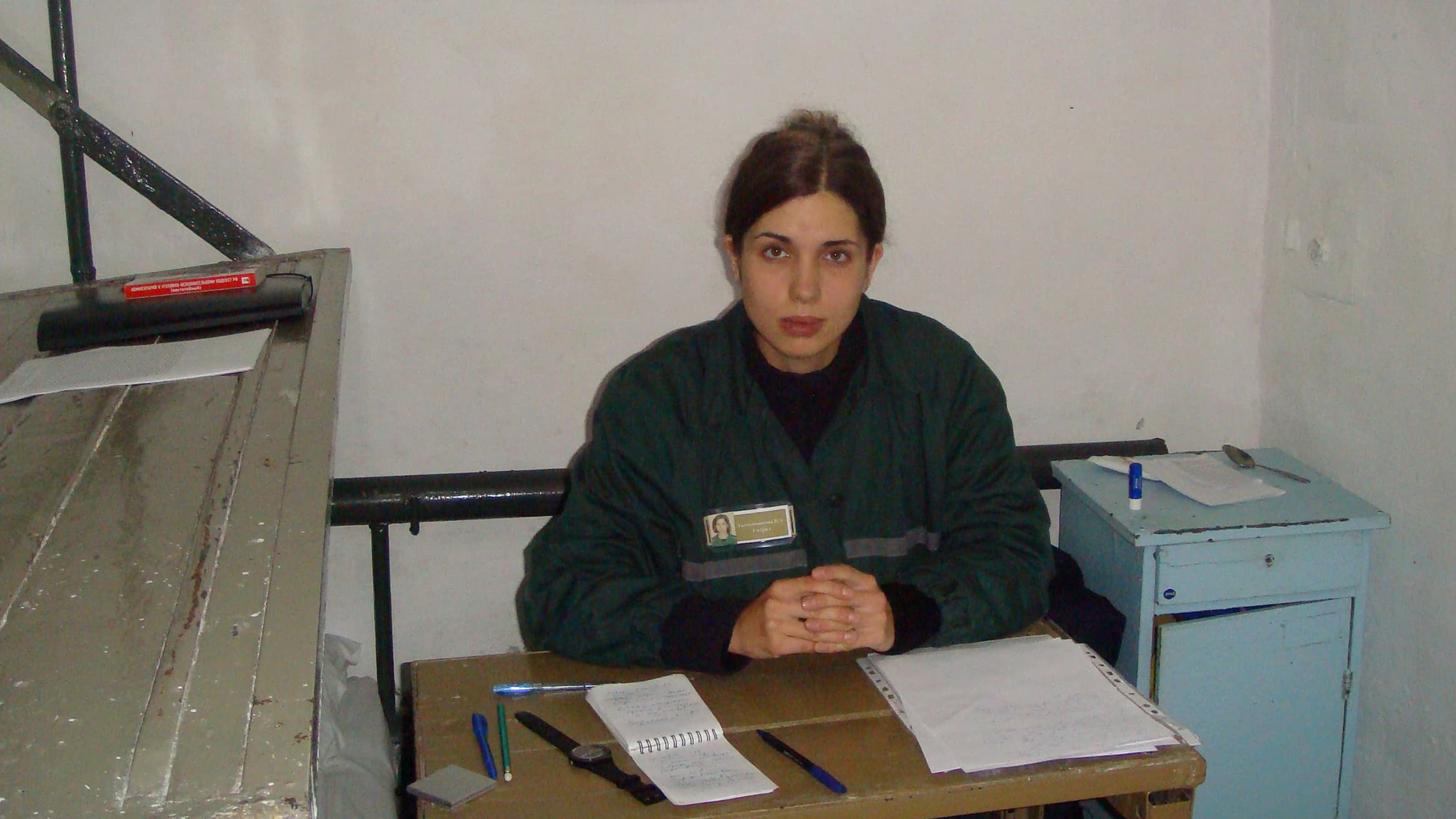 Nadejda Tolokonnikova dans une cellule de confinement, le 25 septembre 2013. Nadejda Tolokonnikova dans une cellule de confinement, le 25 septembre 2013.