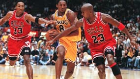 Scottie Pippen, Kobe Bryant et Michael Jordan en 1998: trois légendes pour une photo de légende