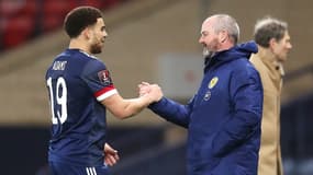 Che Adams et Steve Clarke