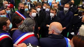Emmanuel Macron ce lundi 10 janvier à Tende face aux élus locaux.