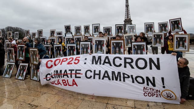 Marche pour le climat du 8 décembre 2019 à Paris, où 100 portraits d'Emmanuel Macron ont été brandis pour dénoncer l'inaction du gouvernement français