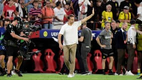 Julen Lopetegui fait ses adieux aux supporters du FC Séville, le 5 octobre 2022