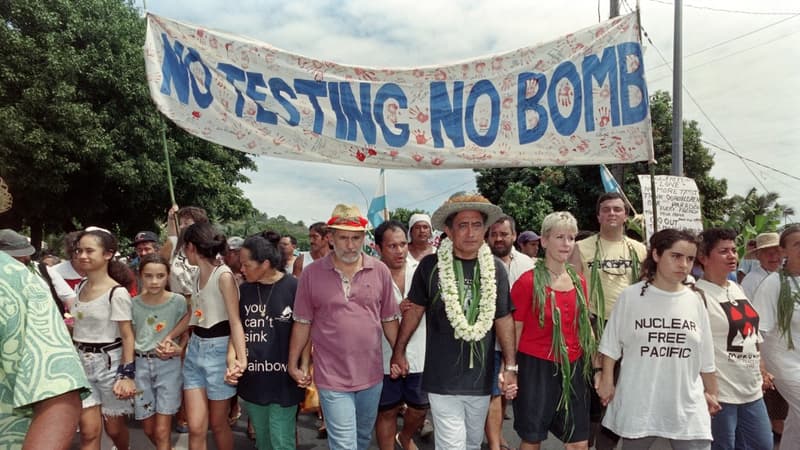 Une manifestation du parti indépendantiste polynésien contre l'essai nucléaire prévu dans l'atoll de Mururoa, le 2 septembre 1995