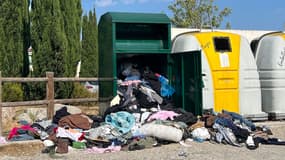 Déchets textiles sauvages