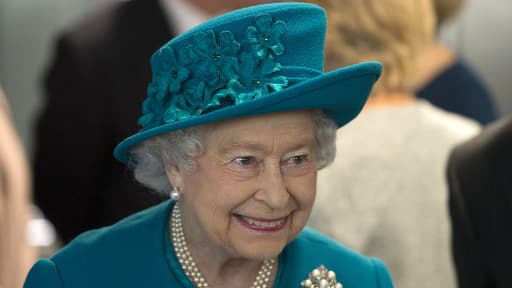 Plus que la collection de chapeaux de la Reine, les frais d'entretien de ses propriétés sont en cause.