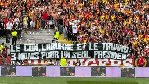 La banderole déployée par les supporters de Lens contre la LFP, le 25 août 2024 au stade Bollaert La banderole déployée par les supporters de Lens contre la LFP, le 25 août 2024 au stade Bollaert