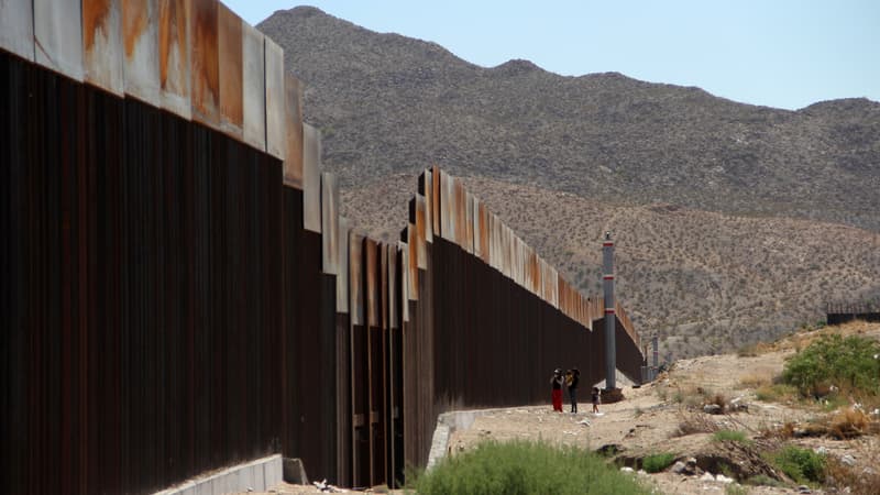 La portion de mur déjà présente à la frontière entre le Mexique et les Etats-Unis, le 23 mai 2017. 