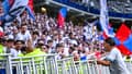 Le joueur de l'OM Gaël Lafont face aux supporters lyonnais en finale de Coupe Gambardella, le 25 mai 2024