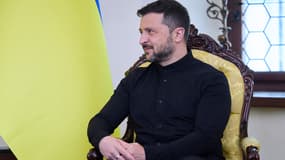 Le président ukrainien Volodymyr Zelensky assiste à une réunion avec le prince héritier de Norvège à Kiev, le 20 mai 2025.