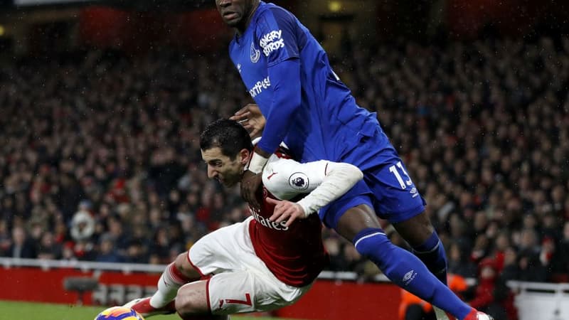 Eliaquim Mangala s'est gravement blessé avec Everton