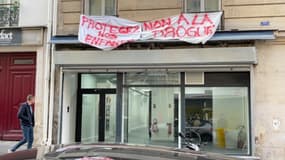 Une banderole hostile à l'installation d'une "salle de shoot", aujourd'hui appelé "halte soins addictions", dans le 10e arrondissement de Paris, en 2021.