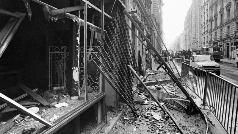 Une photo prise le 4 octobre 1980, après l'explosion d'une bombe rue Copernic, à Paris.