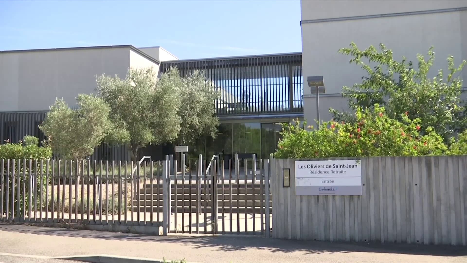 "ELLE A ÉTÉ OUBLIÉE": LA FAMILLE D'UNE RÉSIDENTE RETROUVÉE BLESSÉE ACCUSE UN EHPAD DE MANQUEMENTS GRAVES